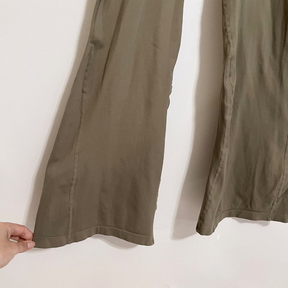 NWOT Free People Movement Good Karma Crop Flares - Picture 3 of 7